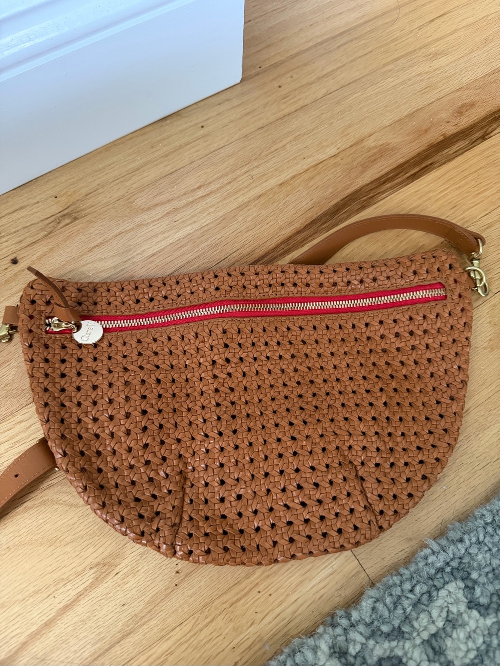 Clare V grande Fanny Crossbody in Tan with Red Zipper - Picture 8 of 9